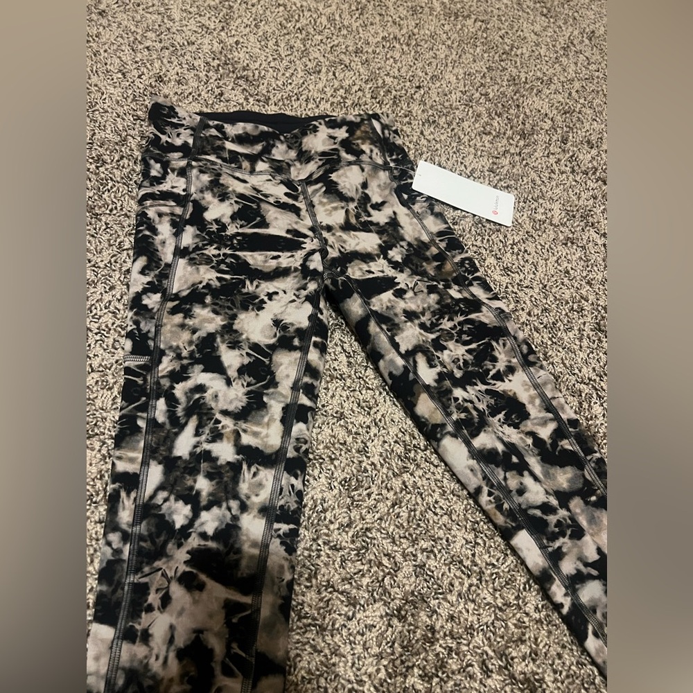 New Lululemon tie dye print gym leggings